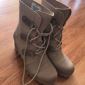 Sorel Joan of Arctic in Oxford tan color
